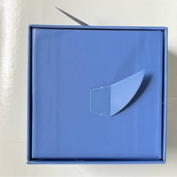 Surprise Ball in Shark Box 4 Surprises NWT - Picture 4 of 7